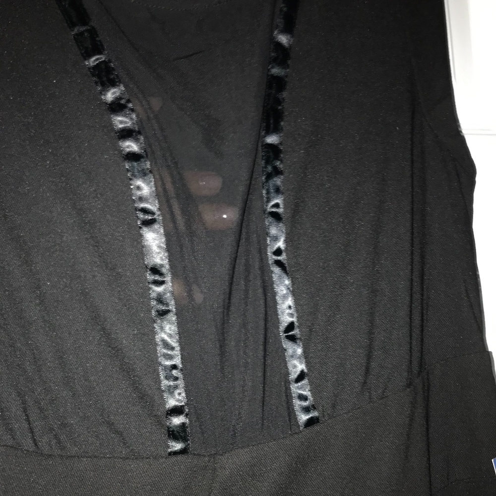 Little black dress - Picture 2 of 7